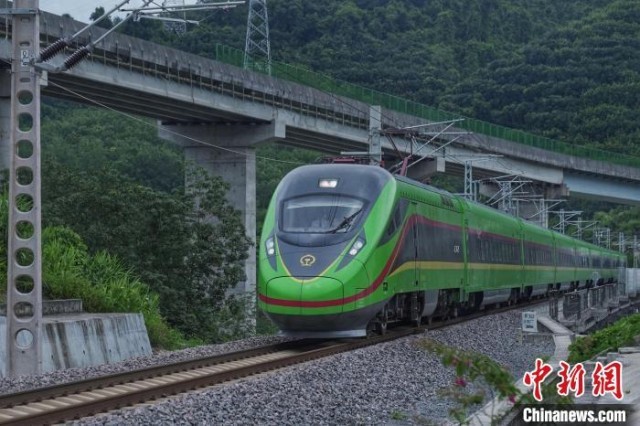 中老铁路国际旅客列车持续火爆 日均发送旅客超4300人次