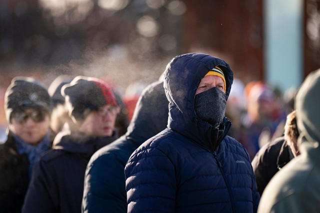 -30℃！美国选民被恳求出门投票，特朗普喊话支持者：多冷都要挺住